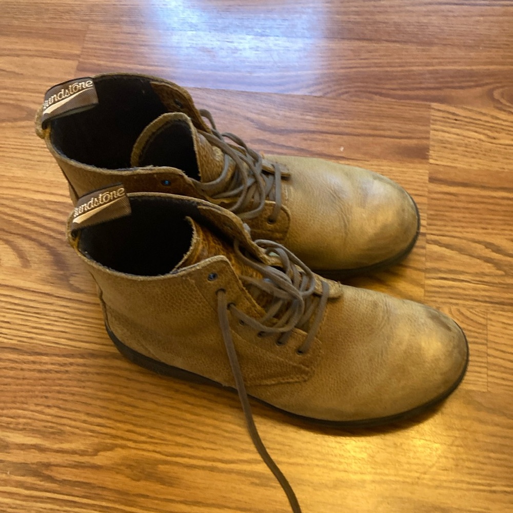 Tan tie up Blundstone’s